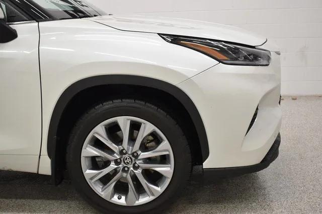 used 2021 Toyota Highlander car, priced at $35,498