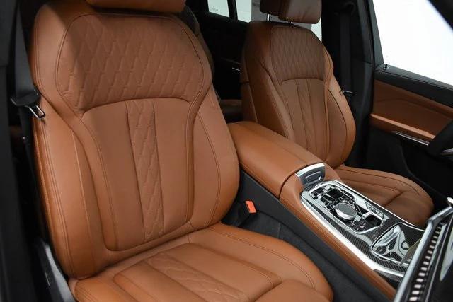 new 2025 BMW X7 car, priced at $115,180