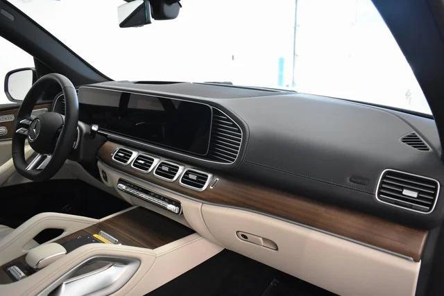 new 2025 Mercedes-Benz GLS 450 car, priced at $97,280