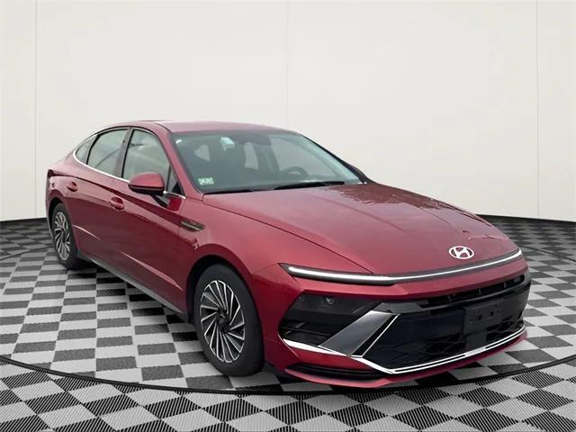 used 2024 Hyundai Sonata Hybrid car, priced at $21,998