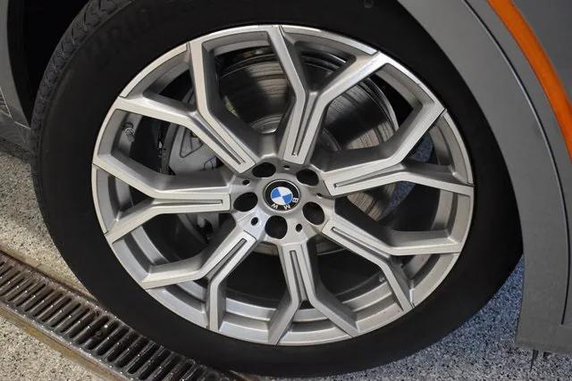 new 2026 BMW X7 car, priced at $90,615