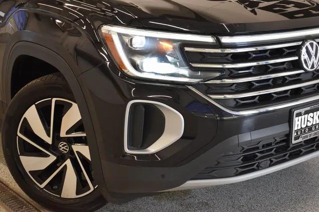 used 2024 Volkswagen Atlas car, priced at $33,298