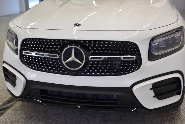 new 2024 Mercedes-Benz GLB 250 car, priced at $54,715