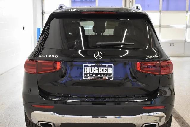 new 2025 Mercedes-Benz GLB 250 car, priced at $49,595