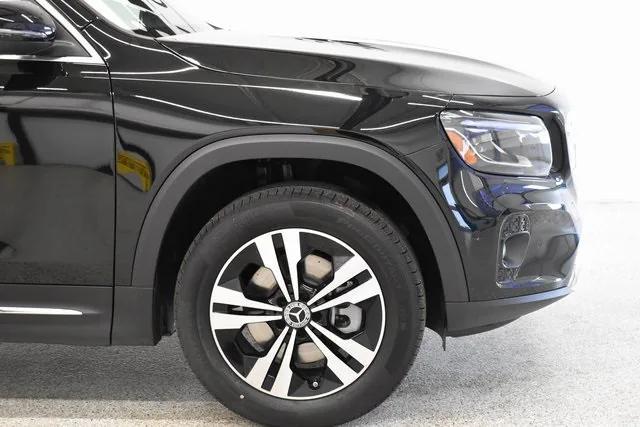 new 2025 Mercedes-Benz GLB 250 car, priced at $49,595