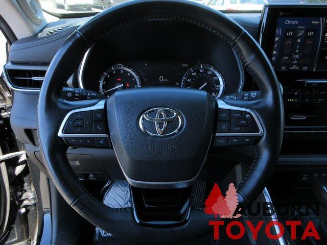 used 2022 Toyota Highlander car, priced at $40,688