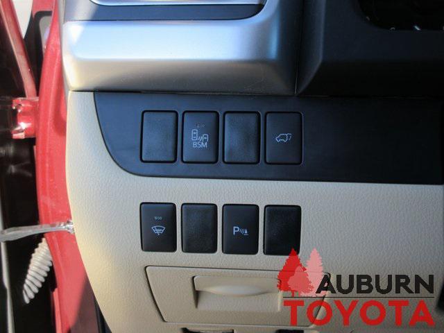 used 2015 Toyota Highlander car, priced at $25,988