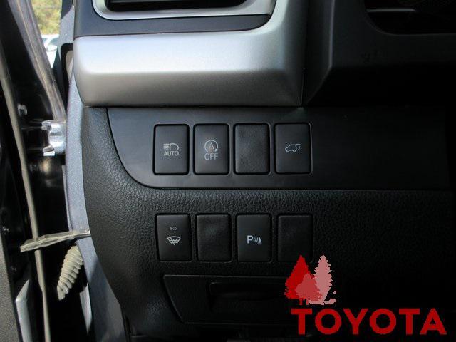 used 2019 Toyota Highlander car, priced at $27,988