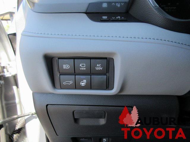 new 2025 Toyota Highlander Hybrid car, priced at $57,003