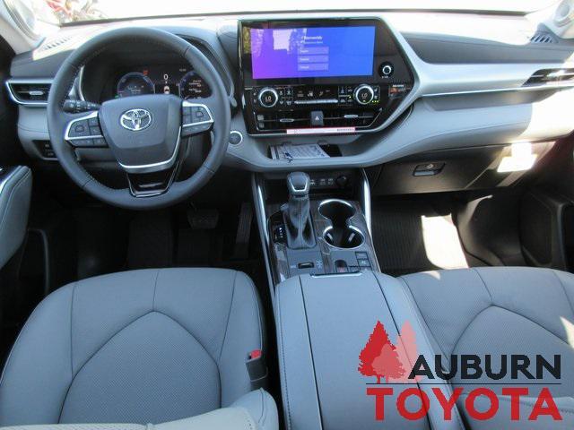 new 2025 Toyota Highlander Hybrid car, priced at $57,003