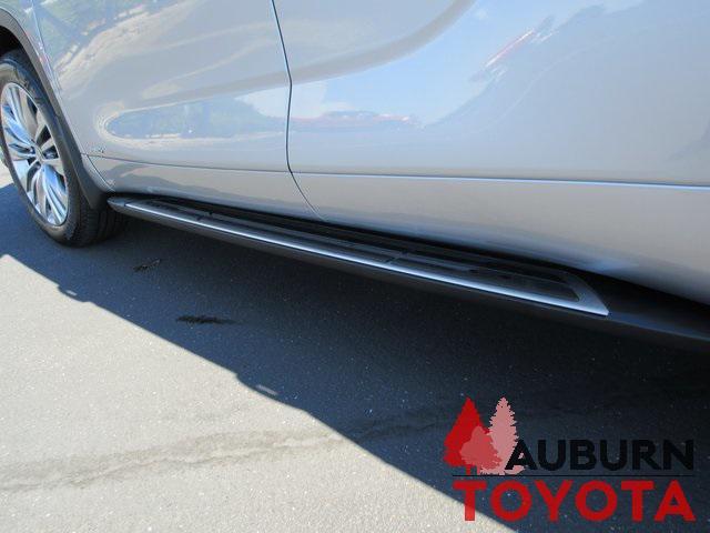 new 2025 Toyota Highlander Hybrid car, priced at $57,003