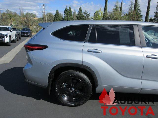 used 2023 Toyota Highlander car, priced at $34,988