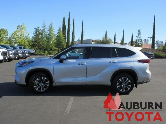 used 2022 Toyota Highlander car, priced at $35,988