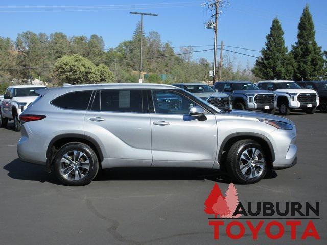 used 2022 Toyota Highlander car, priced at $35,988