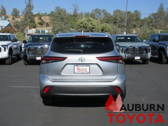 used 2022 Toyota Highlander car, priced at $35,988