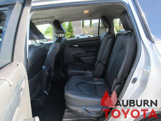 used 2022 Toyota Highlander car, priced at $35,988