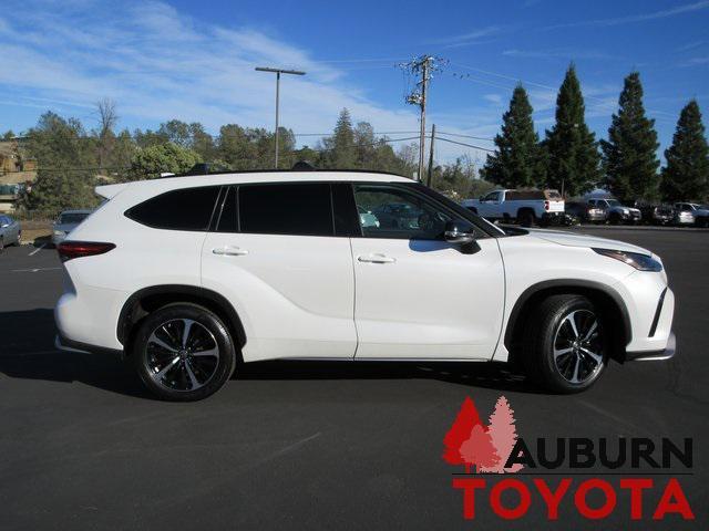 used 2022 Toyota Highlander car, priced at $37,788