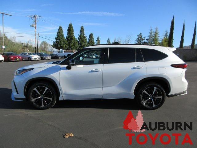 used 2022 Toyota Highlander car, priced at $37,788