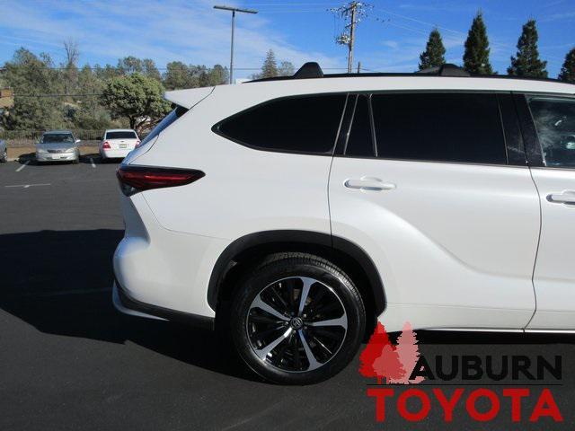 used 2022 Toyota Highlander car, priced at $37,788