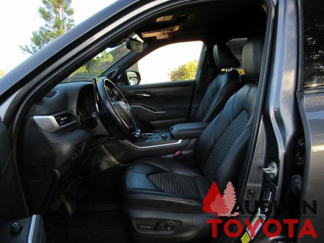 used 2023 Toyota Highlander car, priced at $41,988