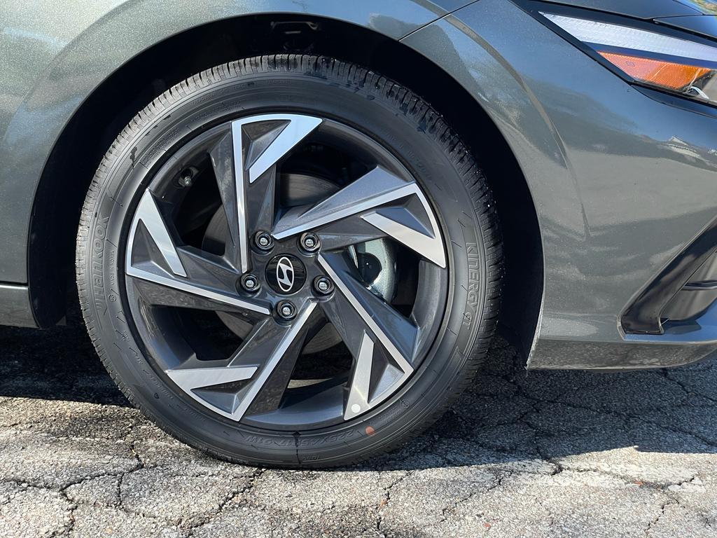 new 2025 Hyundai Elantra car, priced at $26,610