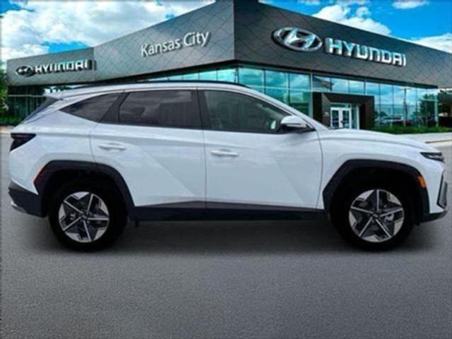 new 2025 Hyundai Tucson Hybrid car, priced at $38,820