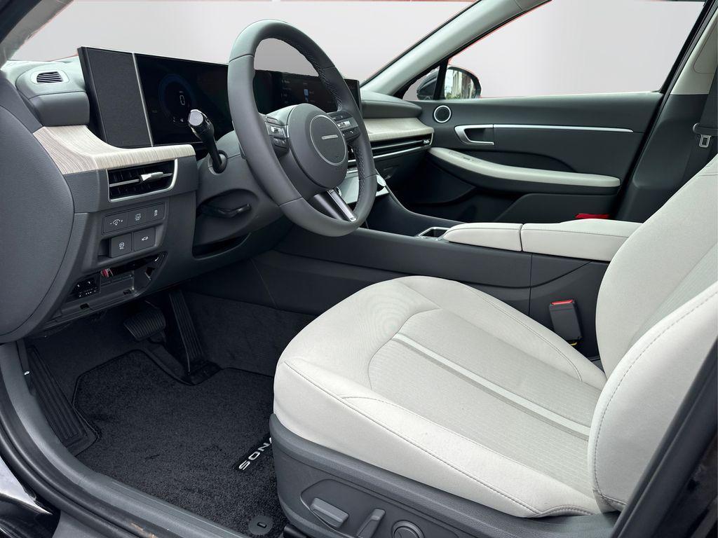new 2025 Hyundai Sonata Hybrid car, priced at $32,372