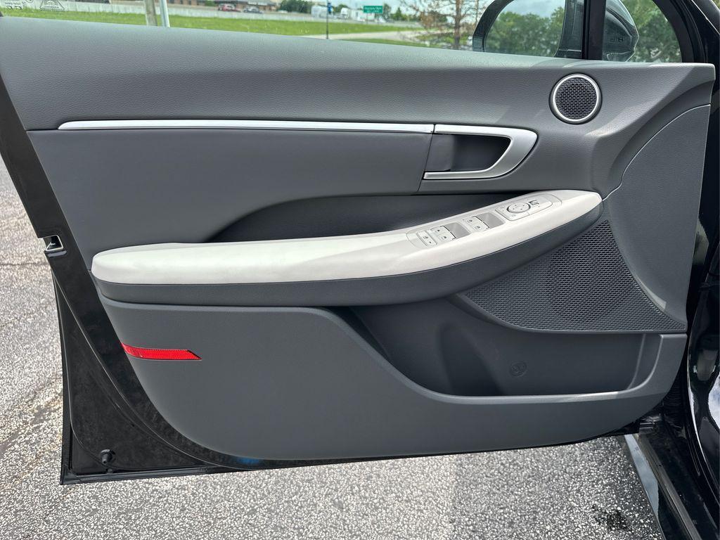 new 2025 Hyundai Sonata Hybrid car, priced at $32,372