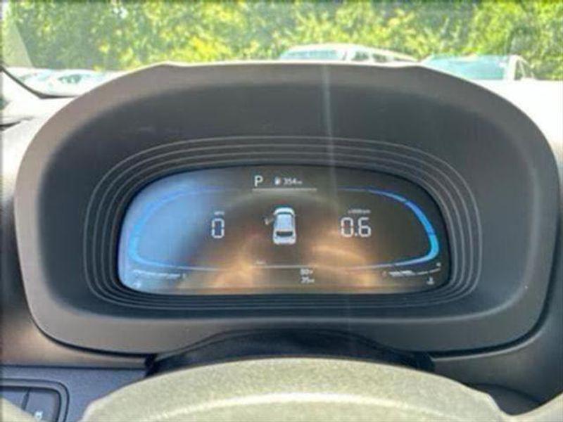 new 2025 Hyundai Venue car, priced at $25,368