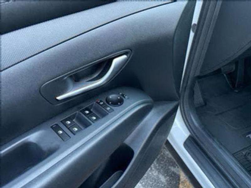 new 2025 Hyundai TUCSON Hybrid car, priced at $32,695