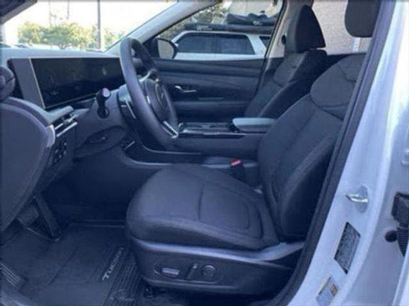 new 2025 Hyundai TUCSON Hybrid car, priced at $32,695