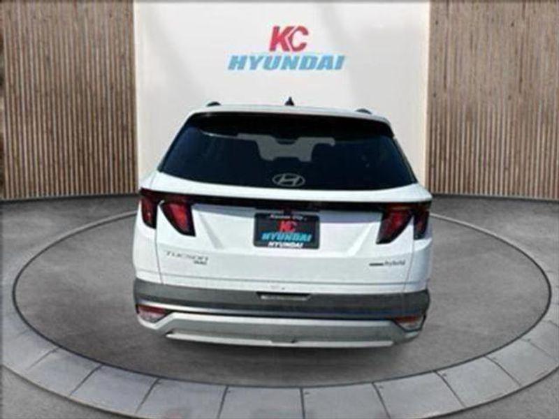 new 2025 Hyundai TUCSON Hybrid car, priced at $32,695