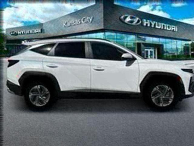 new 2025 Hyundai TUCSON Hybrid car, priced at $35,210