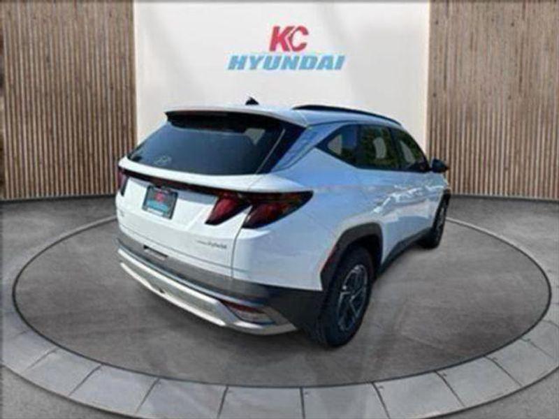 new 2025 Hyundai TUCSON Hybrid car, priced at $32,695