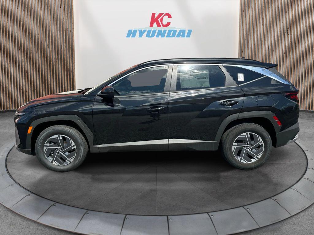 new 2025 Hyundai TUCSON Hybrid car, priced at $32,245