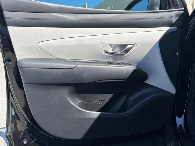 new 2025 Hyundai TUCSON Hybrid car, priced at $37,820