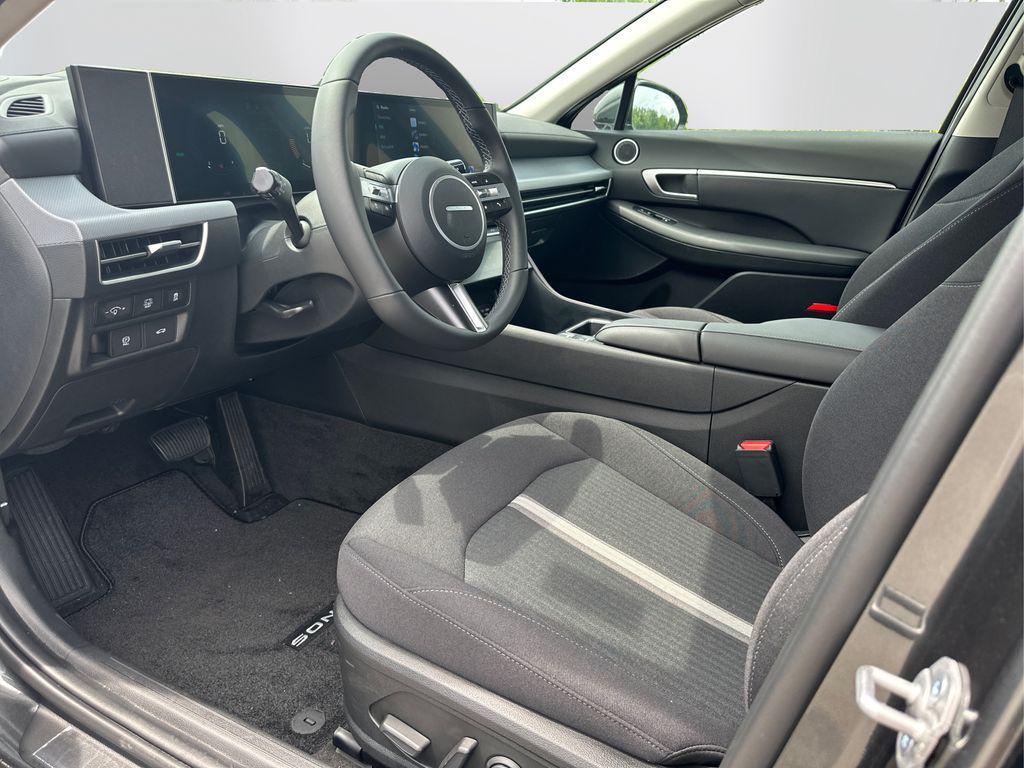 new 2025 Hyundai Sonata Hybrid car, priced at $32,612