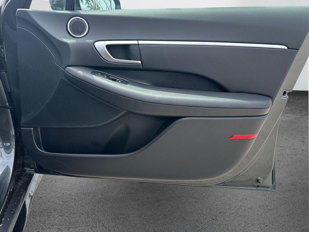 new 2025 Hyundai Sonata Hybrid car, priced at $32,612