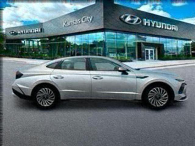 new 2024 Hyundai Sonata Hybrid car, priced at $27,905