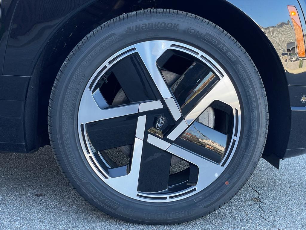 new 2026 Hyundai IONIQ 9 car, priced at $77,040