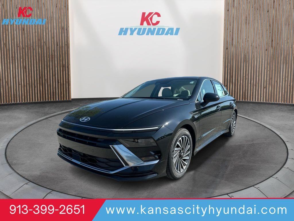 new 2025 Hyundai Sonata Hybrid car, priced at $32,603