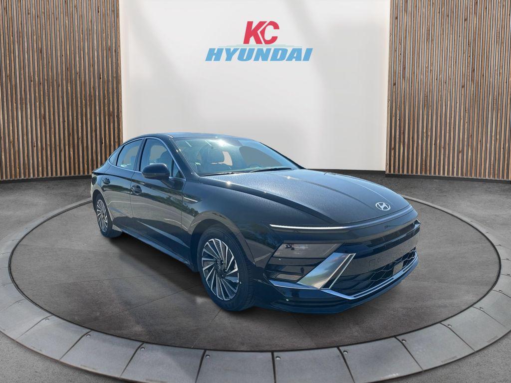new 2025 Hyundai Sonata Hybrid car, priced at $32,603