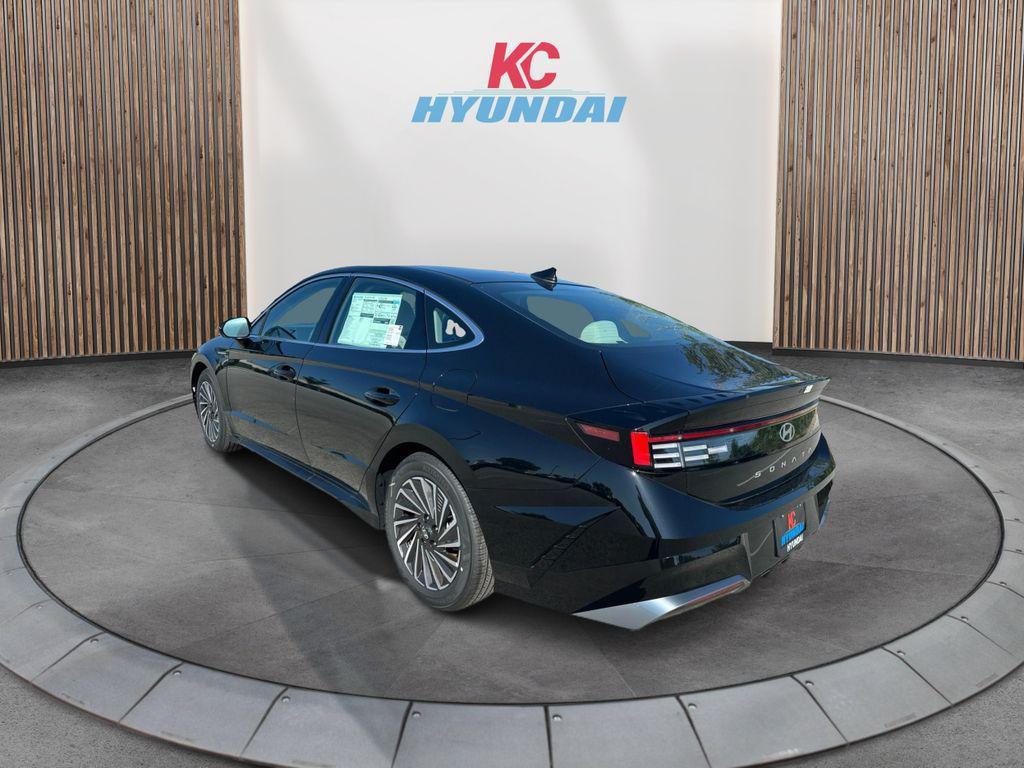 new 2025 Hyundai Sonata Hybrid car, priced at $32,603