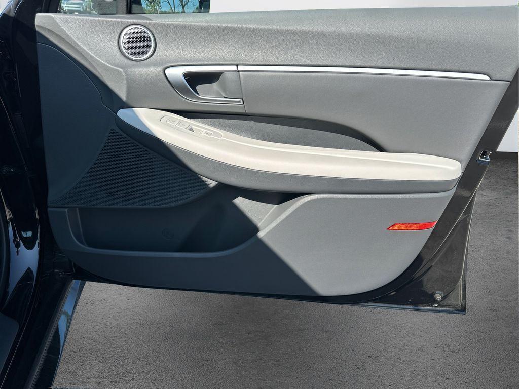 new 2025 Hyundai Sonata Hybrid car, priced at $32,603