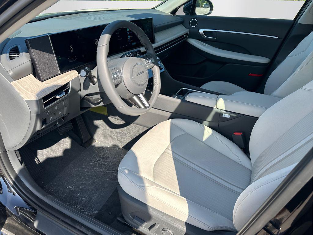 new 2025 Hyundai Sonata Hybrid car, priced at $32,603