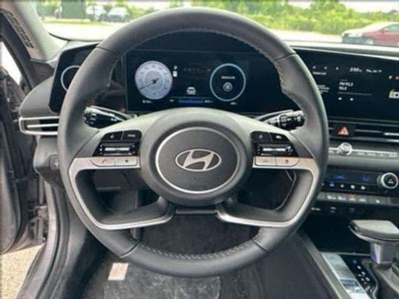 new 2025 Hyundai Elantra car, priced at $25,450