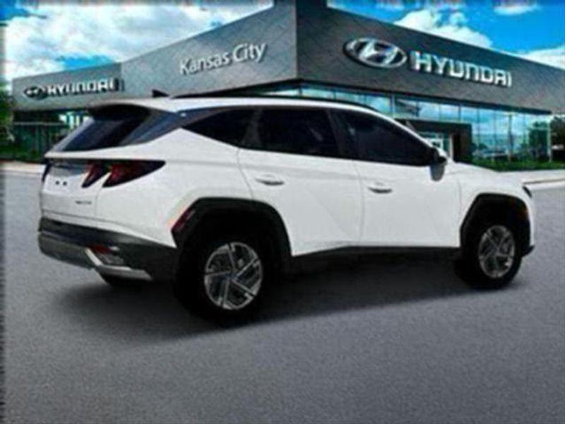 new 2025 Hyundai TUCSON Hybrid car, priced at $32,920