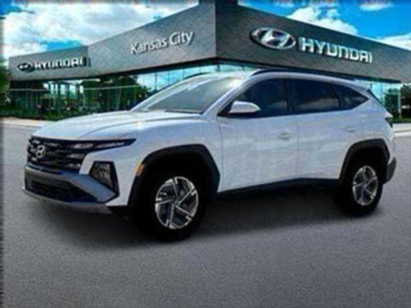 new 2025 Hyundai TUCSON Hybrid car, priced at $32,920