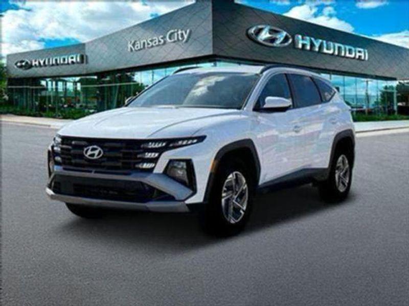 new 2025 Hyundai TUCSON Hybrid car, priced at $35,410