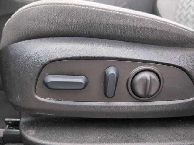 used 2023 Chevrolet Equinox car, priced at $19,998